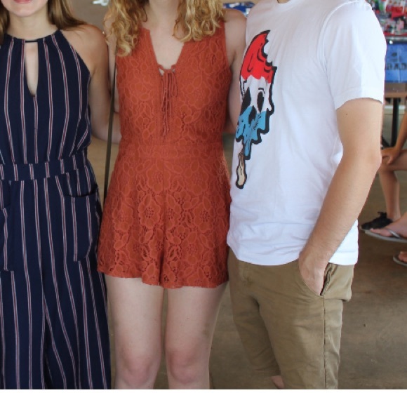 Lace Romper - Picture 6 of 6